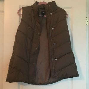 Gap Brown Puffer Vest Size M